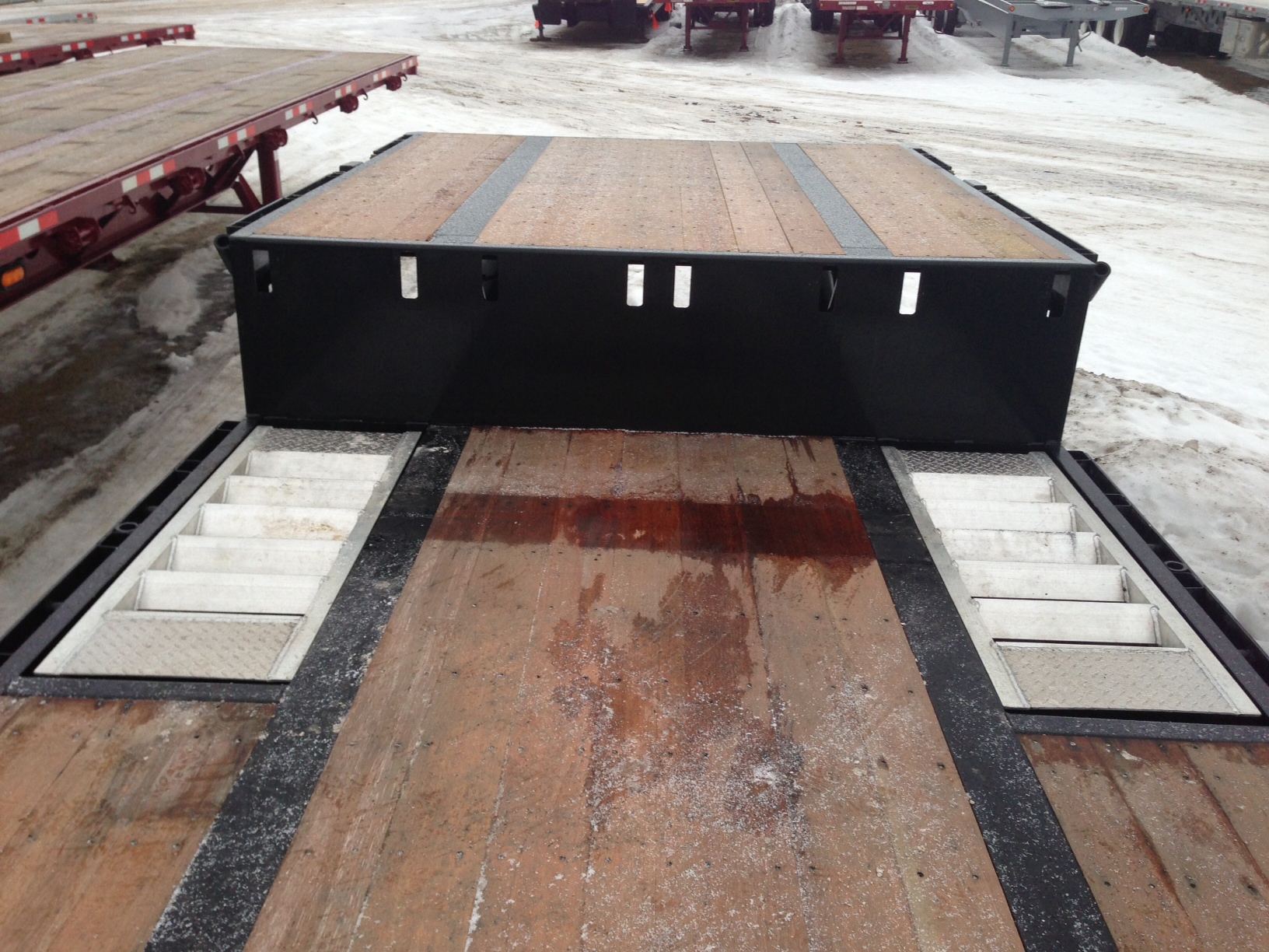 EQUIPMENT STEPDECK